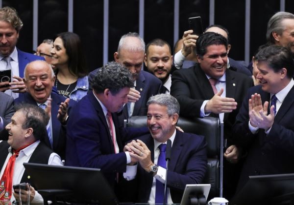 Brasília (DF) 06/07/2023 Comemoração da aprovação em primeiro turno da Reforma Tributária na Câmara dos Deputados. Foto Lula Marques/ Agência Brasil.