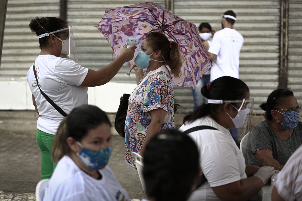 Aferição de Temperatura. Foto: Heudes Regis / SEI