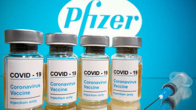 Phil Dormitzer, cientista da Pfizer afirma eficácia da vacina contra mutação do coronavírus. Imagem: Dado Ruvic / Reuters