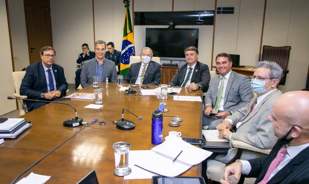 Presidente em reunião trata de medidas para evitar a greve dos caminhoneiros. Imagem - Washington Costa / Ministério da Economia.