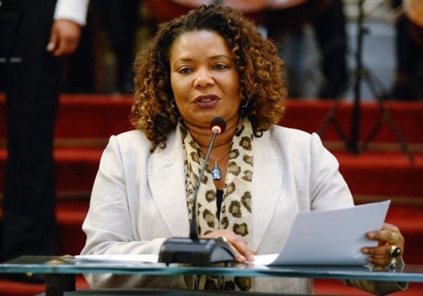 Rio de Janeiro (RJ), 30/05/2023 – A ministra da Cultura, Margareth Menezes durante posse de Marco Lucchesi como presidente da Fundação Biblioteca Nacional. Foto: Tomaz Silva/Agência Brasil