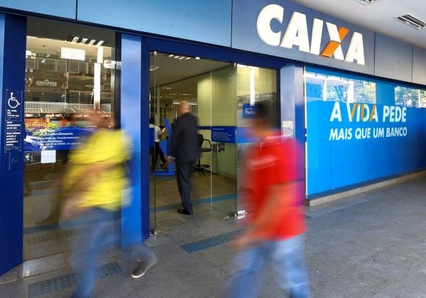 Caixa Econômica Federal inicia hoje (13) a liberação do saque de até R$ 500 em contas do Fundo de Garantia do Tempo de Serviço (FGTS).