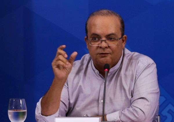 O governador do DF, Ibaneis Rocha, durante coletiva de imprensa no Palácio do Planalto