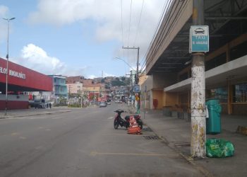Candeias: Ruas vazias e baixa circulação de veículos marcam primeiro dia do lockdown