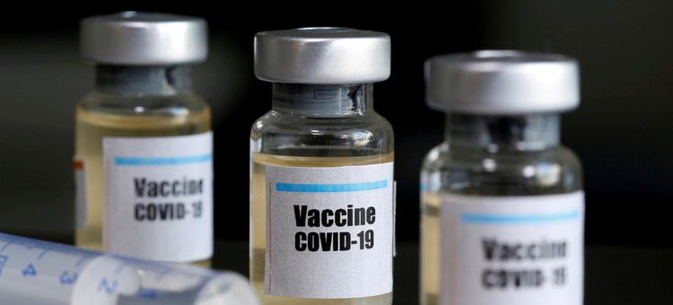 Com brasileira na equipe, Oxford inicia 3ª fase de vacina para covid-19