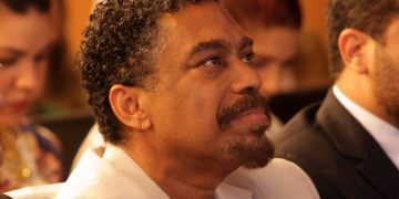 Professor Jorge Portugal é internado no Hospital Roberto Santos; estado é crítico