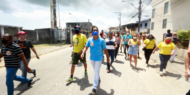 Candeias: Candidatos realizam atos no primeiro dia de campanha