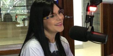 Dayane Pimentel diz que blindará PSL de “tomada a força” de Bolsonaro