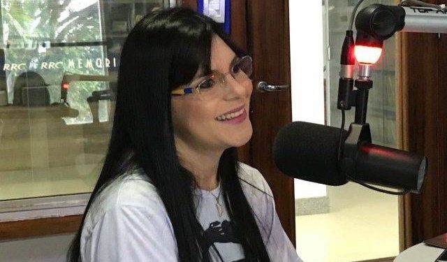 Dayane Pimentel diz que blindará PSL de “tomada a força” de Bolsonaro