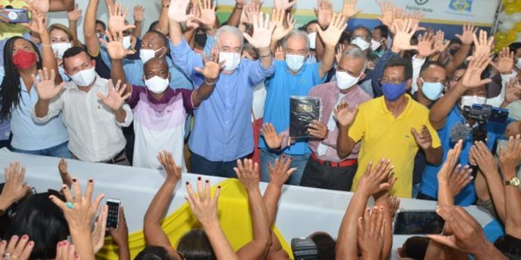 Simões Filho: PSD oficializa candidatura de Eduardo Alencar com apoio de 10 partidos