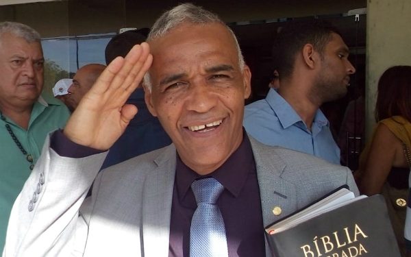 Salvador: O que Isidório pensa sobre aborto, religião e a legalização das drogas?