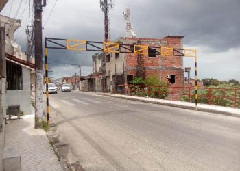 Candeias: Prefeitura instala limitadores de altura em ladeiras