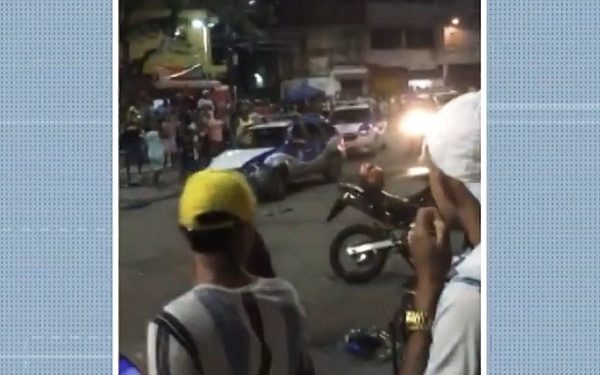 Após tentarem encerrar ‘festa paredão’, policiais são hostilizados por população