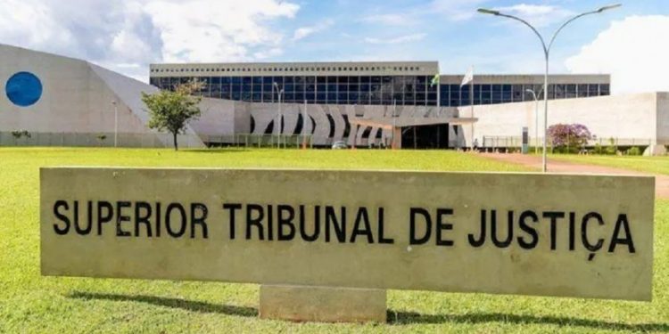 STJ recebe denúncia contra desembargador acusado de venda de sentença