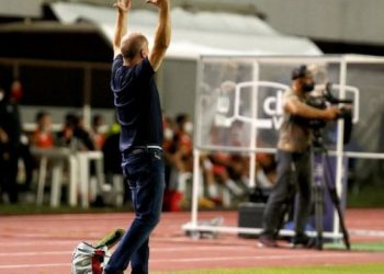 Mano Menezes lamenta chances perdidas do Bahia e diz: “Meio inexplicável como conseguimos perder”