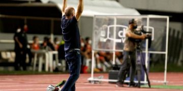 Mano Menezes lamenta chances perdidas do Bahia e diz: “Meio inexplicável como conseguimos perder”