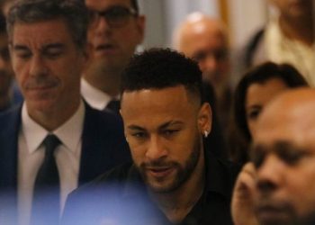 Neymar deixa dívida de R$ 228 milhões em impostos na Espanha