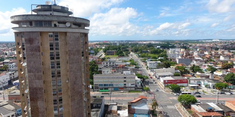 Justiça proíbe carreatas de todos os candidatos em Camaçari sob multa de R$ 100 mil