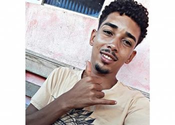 Jovem de 22 anos é morto a tiros em Candeias