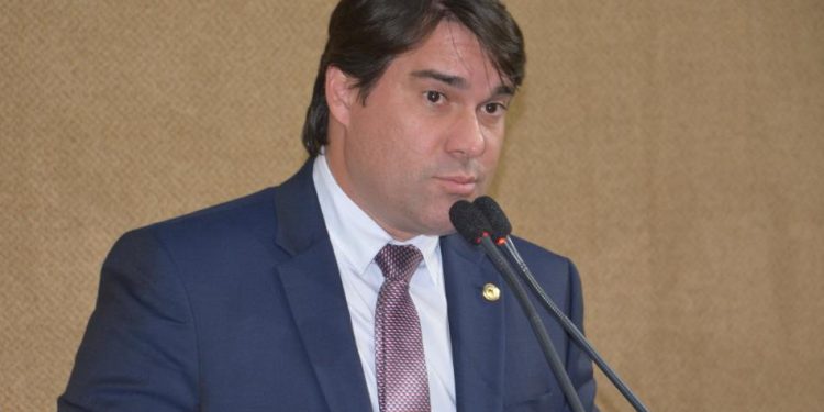 PP recua de Robinho e apoia Niltinho com objetivo de vencer Otto na Assembleia