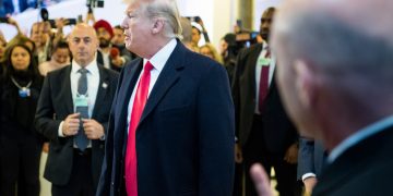 Milhões perdem auxílio desemprego nos EUA após Trump se recusar a assinar projeto