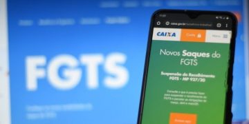 Trabalhador pode solicitar saque de R$ 1.045 do FGTS até quinta-feira