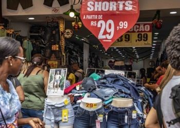 Confira os direitos do consumidor na hora de trocar presentes de Natal