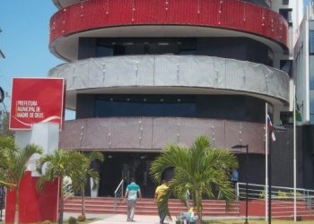 Prefeito de Madre de Deus prorroga contrato com empresa de internet por R$ 780 mil, há dias do fim do mandato