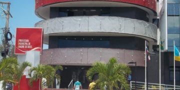 Prefeito de Madre de Deus prorroga contrato com empresa de internet por R$ 780 mil, há dias do fim do mandato