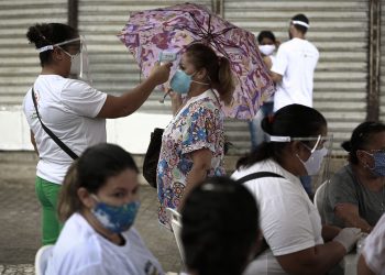 Bahia tem 77 casos suspeitos de reinfecção por Covid-19