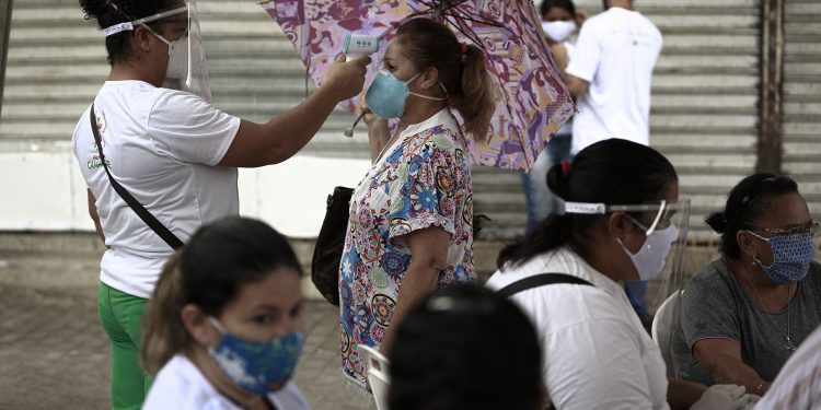 Bahia tem 77 casos suspeitos de reinfecção por Covid-19