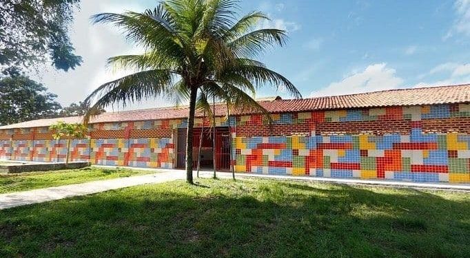 Candeias: Prefeitura antecipa adiantamento de 1/3 de férias dos servidores da educação