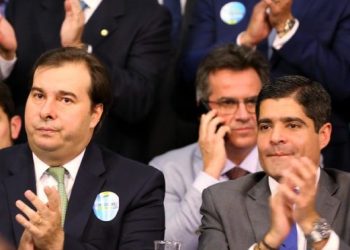 Baleia quer ajuda de ACM Neto e FHC para reduzir dissidências