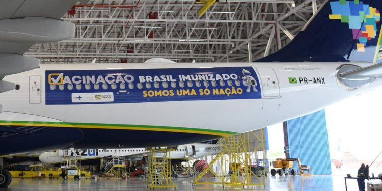 Avião que vai buscar vacinas na Índia decola hoje do Recife