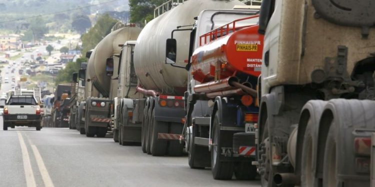 Caminhoneiros prometem greve hoje e pode ser mais complexa do que a de 2018