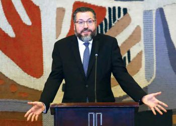 Diplomatas torcem por volta do pragmatismo no Itamaraty, com a possibilidade da saída de Araújo