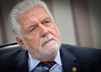 Wagner comunica ao PT que não será candidato ao governo; partido definirá nova tática