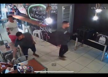 Candeias: bandidos assaltam hamburgueria na noite desta terça (1/3)