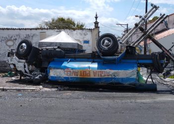 Urgente: acidente em São Francisco com caminhão pipa deixa duas pessoas feridas, uma em estado grave