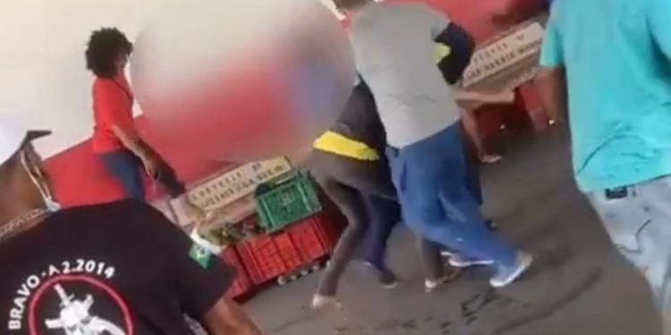 Candeias: Mulheres fecham o “pau” em Rodoviária da cidade