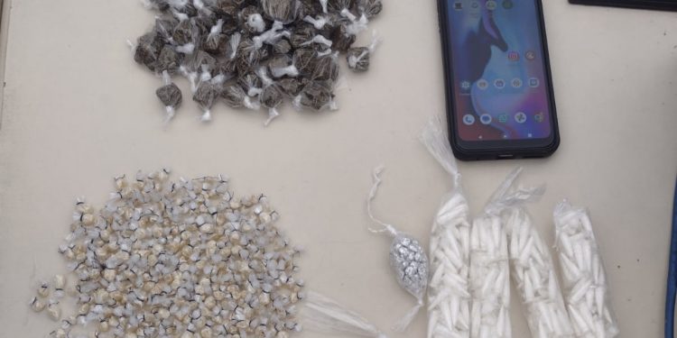 Candeias: PETO prende traficantes que “boiaram” na BA 522 e no Santo Antônio, que disseram vender para Natan e Lulinha