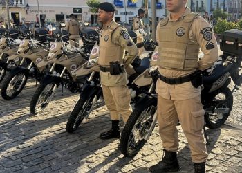 Bahia: Governador Jerônimo Rodrigues entrega duas motos para reforçar segurança pública na Região Metropolita de Salvador