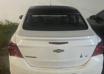 Candeias: PETO prende servidor público de São Gonçalo dos Campos com carro roubado em Feira de Santana no Bairro da Dom Avelar