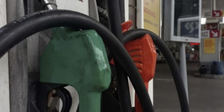 Bahia: Jerônimo Rodrigues vai aumentar o ICMS e provocar reajuste de R$ 0,09 no litro de combustível na BA