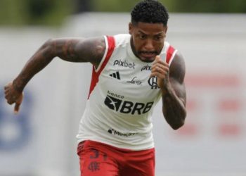 Flamengo afasta Marinho do elenco