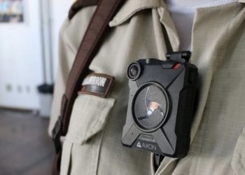 Empresa vence licitação de câmeras corporais para PMs da Bahia e SSP avalia