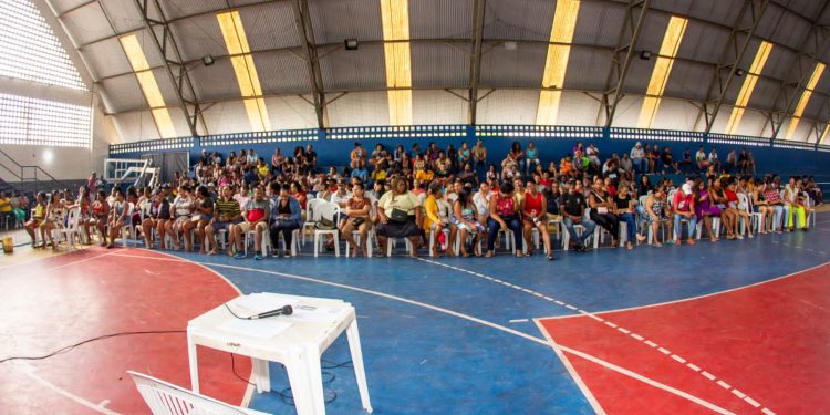 Candeias: Ambulantes que irão trabalhar no Arraiá do Aconchego participam de curso de capacitação