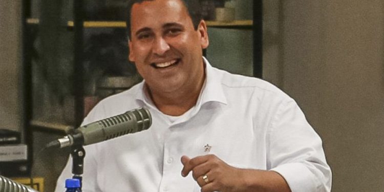 “Quem apostar nessa divisão vai perder”, afirma presidente do PT na Bahia sobre Rui e Wagner