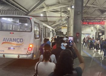 Candeenses sofrem com linhas de Ônibus da Avanço após descaso do governo do estado através da AGERBA