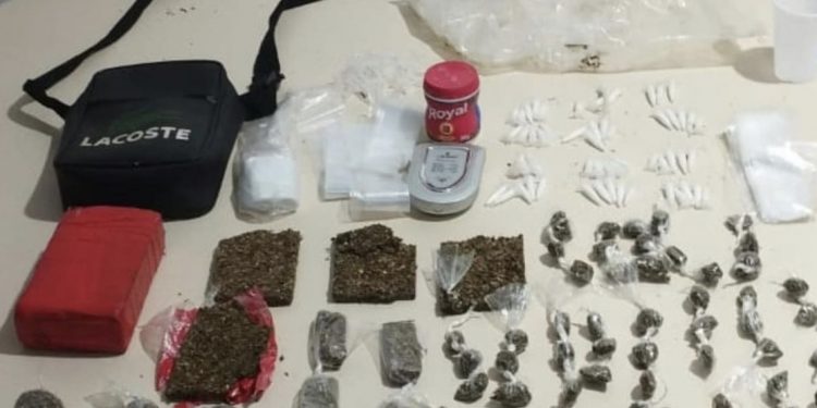 São Sebastião: PETO prende traficante e apreende drogas na 4ª etapa